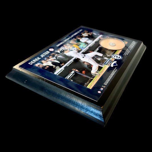 2014 New York Yankees Derek Jeter Farewell Captain Game-Used Dirt (130x180mm)