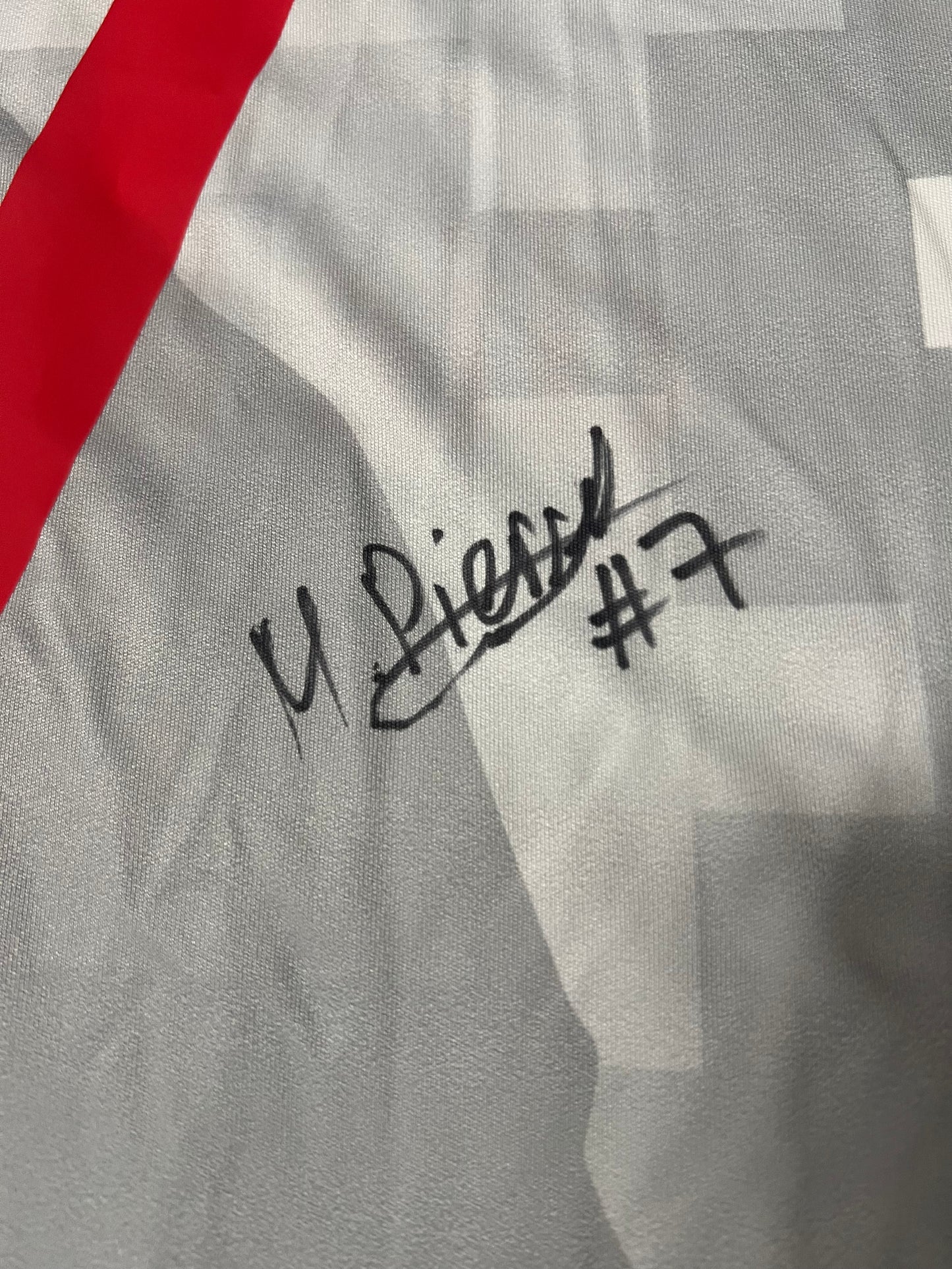 Switzerland Volleyball Team Jersey signed by Meline Pierret