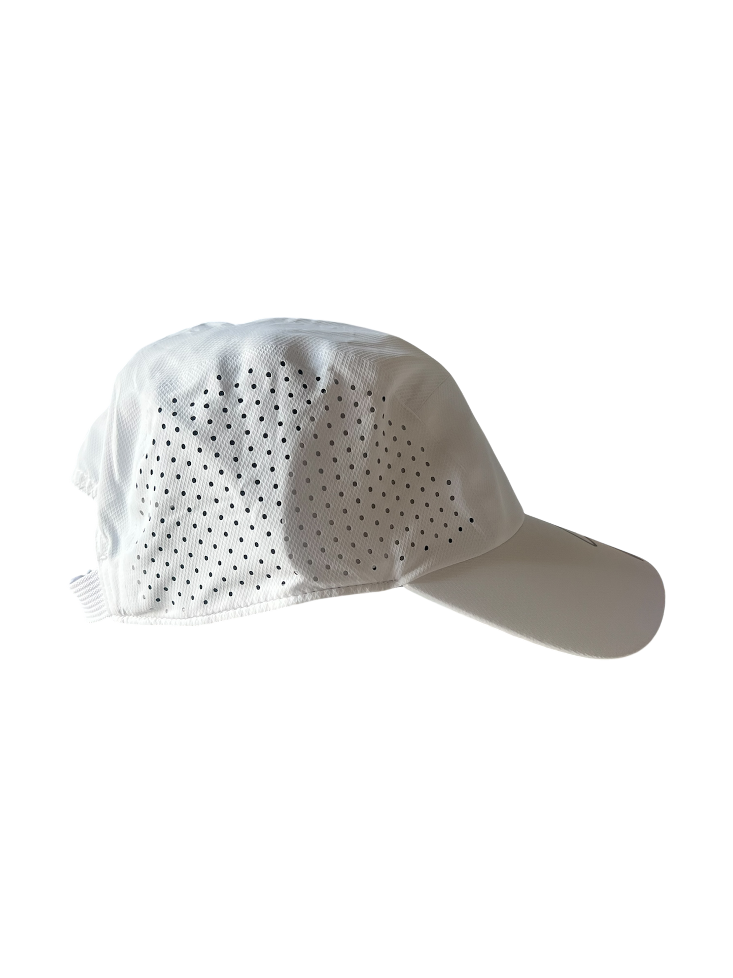 ON cap signed by Iga Swiatek