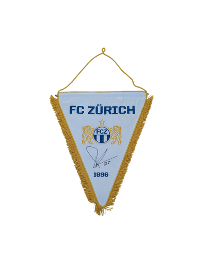 FC Zürich Football Fan Pennant signed by Yanick Brecher