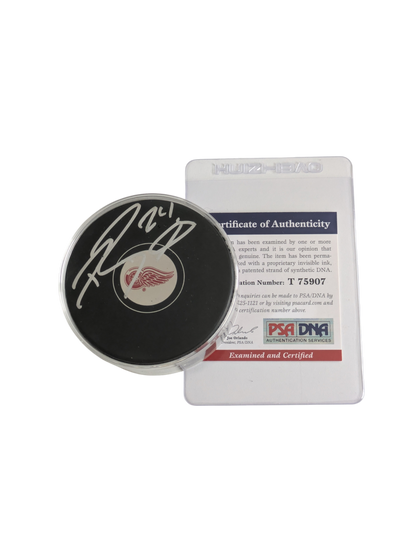 Detroit Red Wings Damien Brunner signed NHL Puck