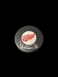 Triple Gold Club Detroit Red Wings Valtteri Filppula signed NHL Puck